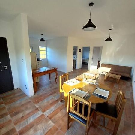 Comoda Casa Con Jardin En Колония дел Сакременто Екстериор снимка