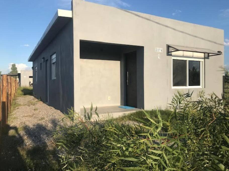 Comoda Casa Con Jardin En Колония дел Сакременто Екстериор снимка