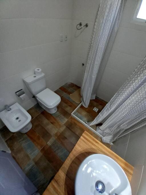 Comoda Casa Con Jardin En Колония дел Сакременто Екстериор снимка